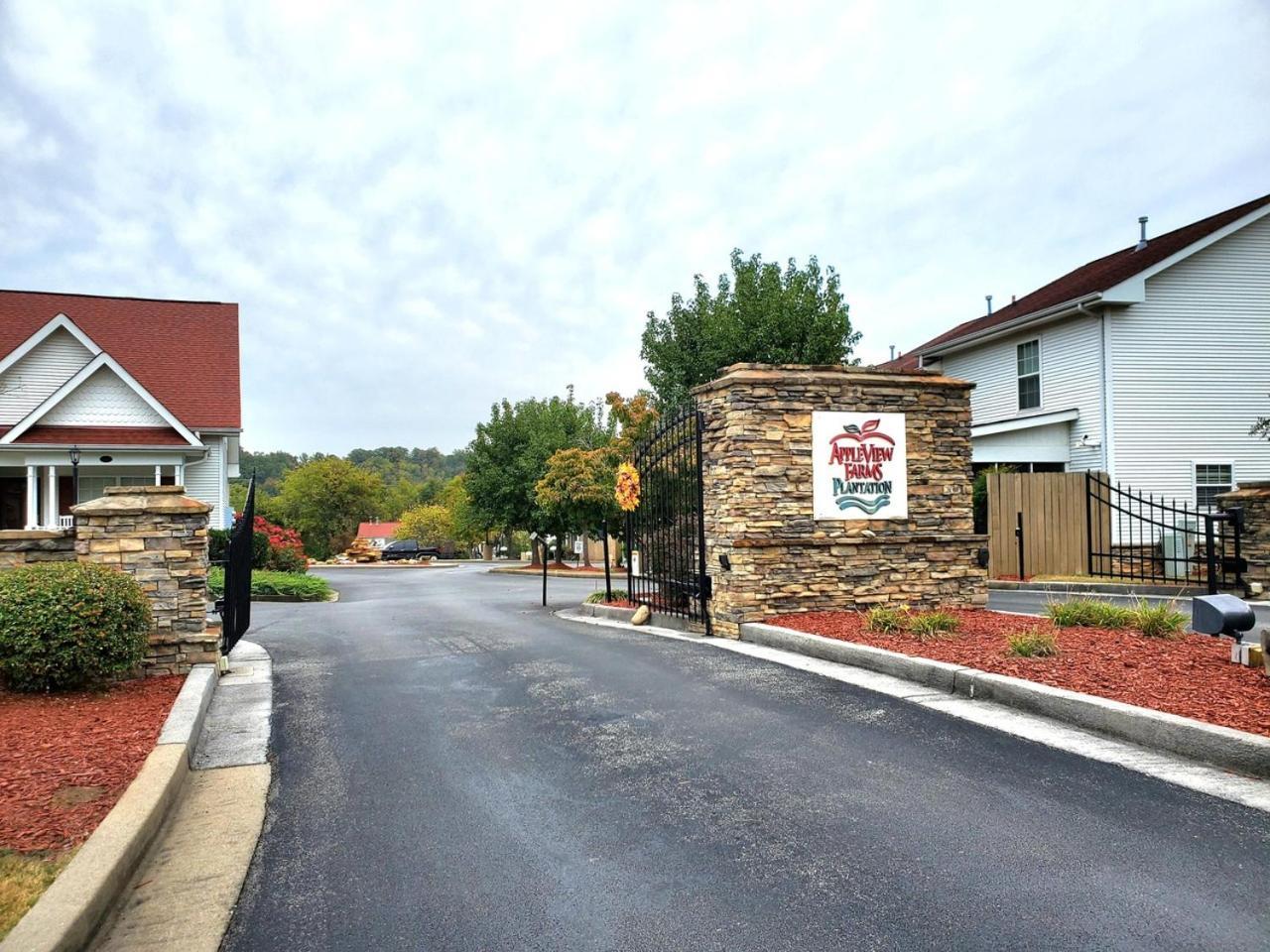 #1 Ranked Condo, W Pool, Gym, Gamer Room! Pigeon Forge Exteriör bild